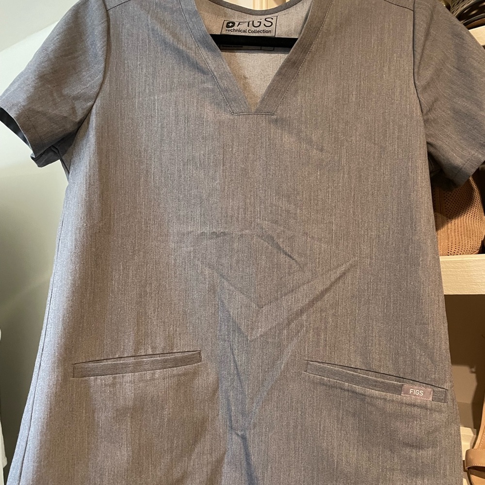 Figs Charcoal Grey XS Scrub top